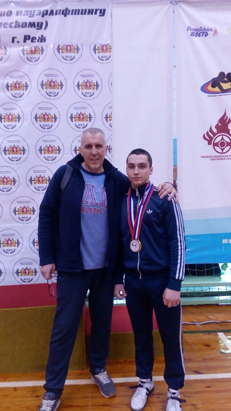 Овсянников Кирилл со своим наставником копия